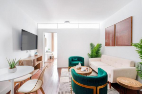 444-4F newly furnished Elv 1BR Hells kitchen